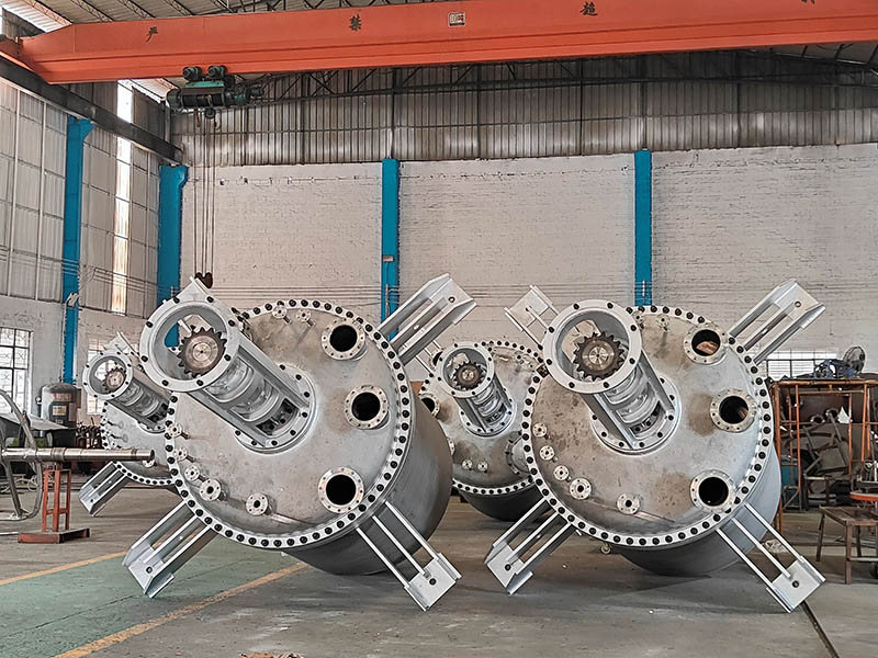 Coating and granulation reactor